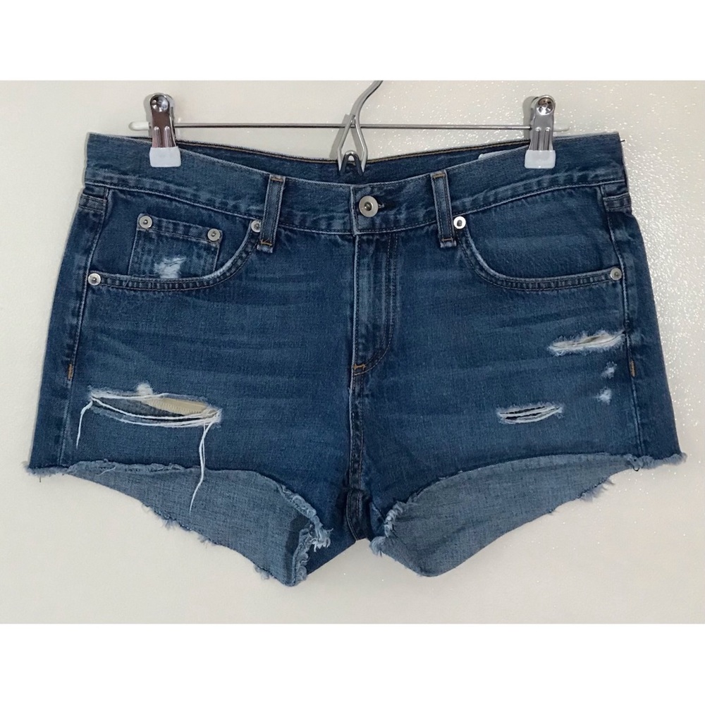 Rag & Bone • 28 • Cut Off Shorts in Johny